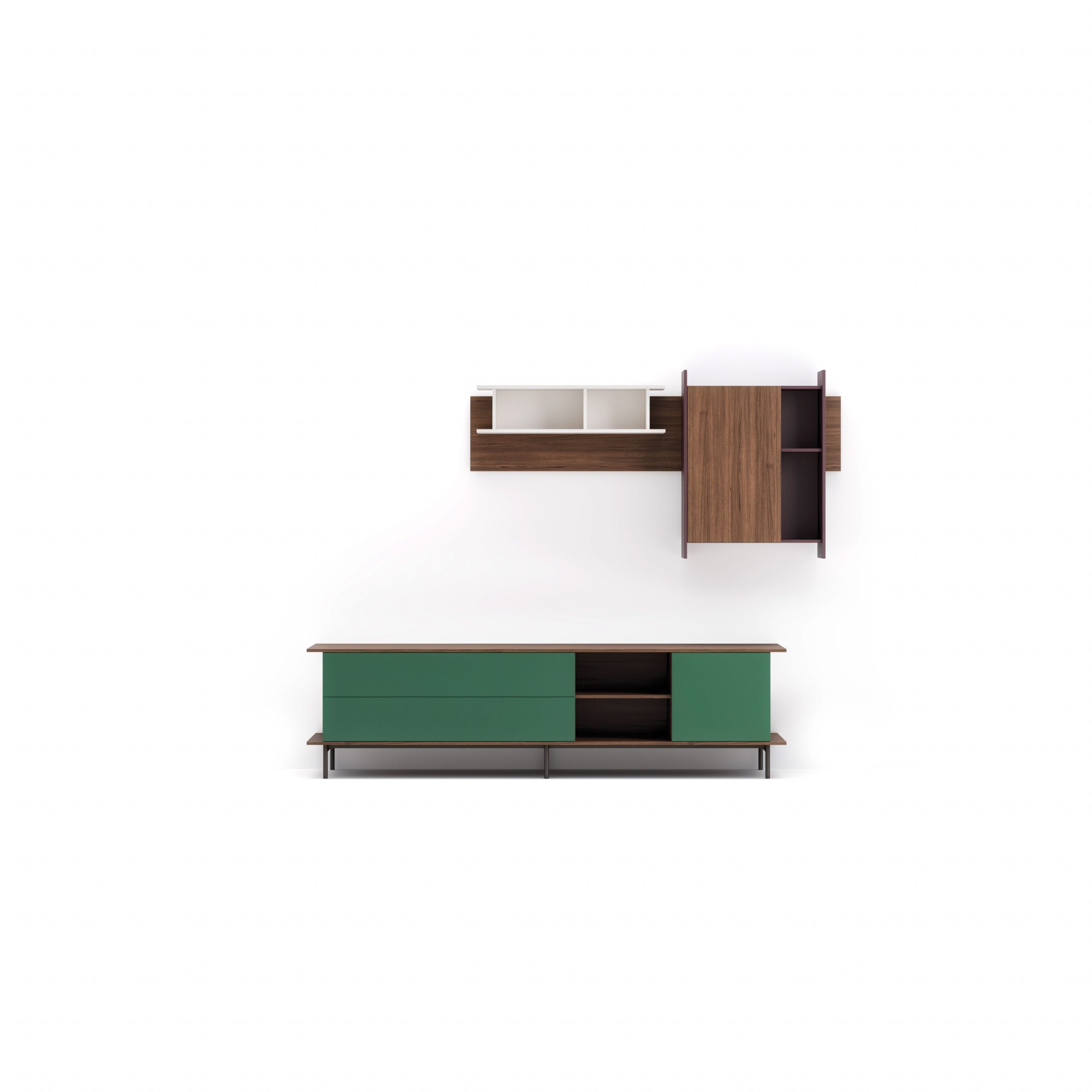 Una composizione di mobili moderni e minimalisti è disposta su uno sfondo bianco puro. In basso, un mobile TV orizzontale in legno scuro con un ampio cassetto verde scuro e vani aperti centrali di colore marrone. La parte superiore del mobile presenta una sottile mensola in legno scuro. Sopra questo mobile, a un'altezza maggiore, una composizione sospesa e asimmetrica di moduli in legno scuro e bianco. Questa include un modulo orizzontale bianco con vani aperti, affiancato da un modulo verticale in legno con vani e un pannello aggiuntivo. L'insieme è pulito e funzionale, con un contrasto tra il verde profondo e le tonalità naturali del legno.